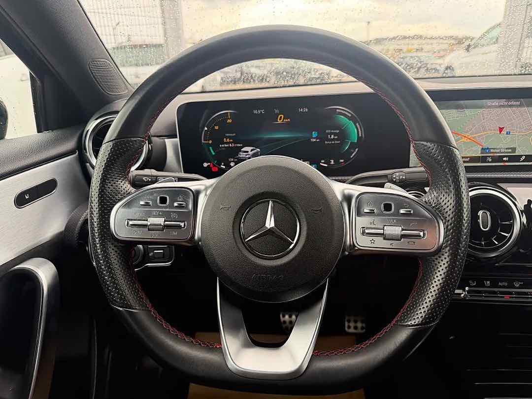 Foto 14: Mercedes-Benz A-Klasse A 180 Aut. AMG-Line
