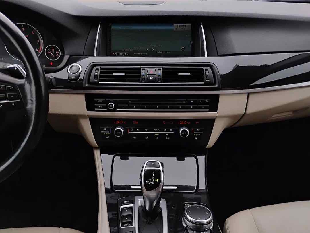 Foto 13: BMW 5er-Reihe 530d xDrive Touring Aut.